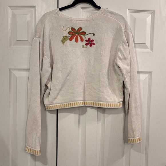 Vintage | M/L | Embroidered Floral V-Neck Cropped Sweater Cardigan - Cream - Picture 3 of 4